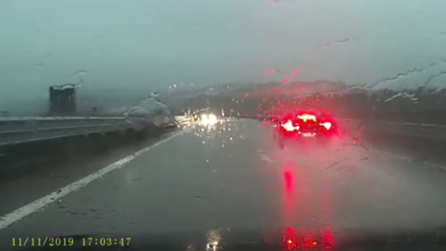 “Mi sento miracolato”, automobilista evita impatto con due veicoli contromano lungo la SS640 – VIDEO
