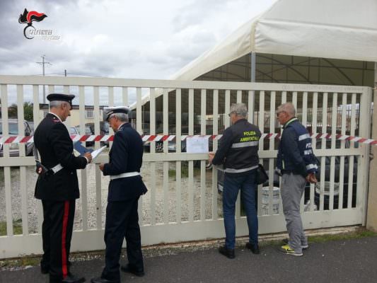 Due appezzamenti di terreno adibiti a discarica abusiva: denunciato il proprietario – FOTO