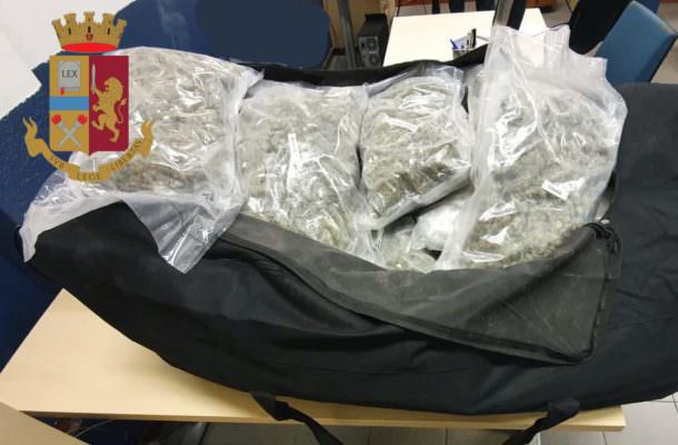 Cocaina nella stanza da letto e marijuana nascosta in macchina: 32enne finisce in carcere per spaccio