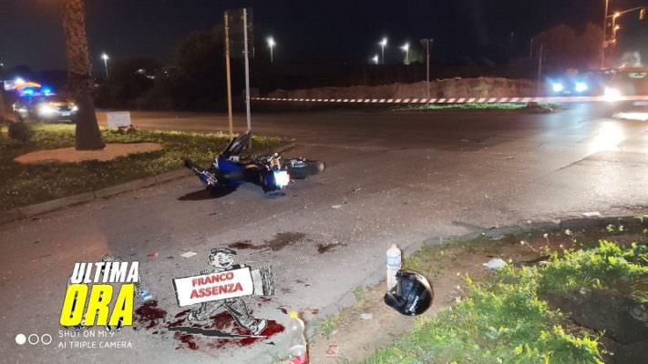 Scontro auto-scooter lungo la Strada Statale 115: giovane centauro in prognosi riservata