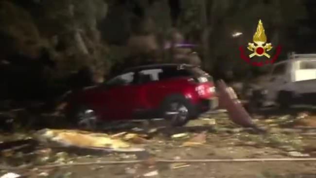 Esplode un deposito di fuochi d’artificio nel Messinese