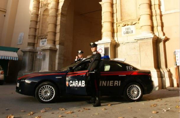 Esce di casa nonostante gli arresti domiciliari: aggravata pena a un 49enne