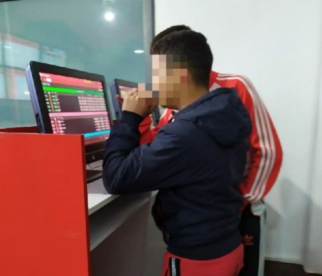 Blitz in centri scommesse, nel mirino il titolare di una sala giochi: denunciato