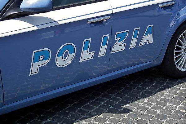 RICICLAGGIO E TRATTA DI ESSERI UMANI, SMANTELLATO CLAN DI NIGERIANI