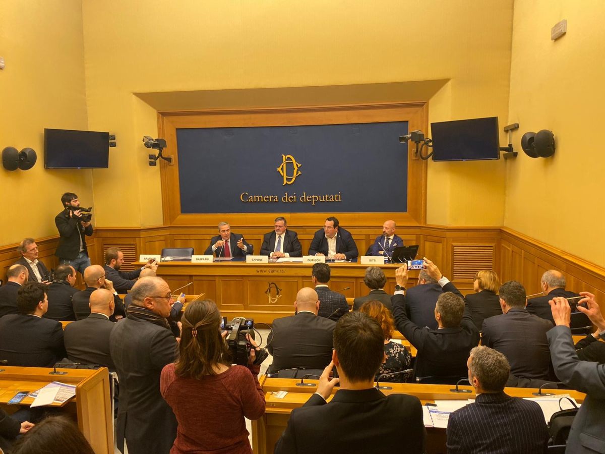 L'UGL LANCIA LA CONTROMANOVRA “IL PAESE DEVE USCIRE DALLA CRISI”