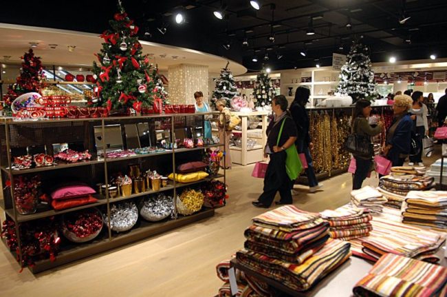 NATALE, LA SPESA MEDIA PER I REGALI SARÀ DI 169 EURO