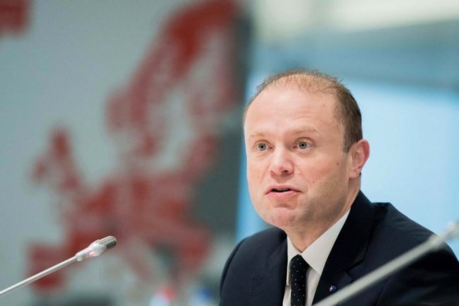 L'EUROPARLAMENTO CHIEDE LE DIMISSIONI DEL PREMIER MALTESE
