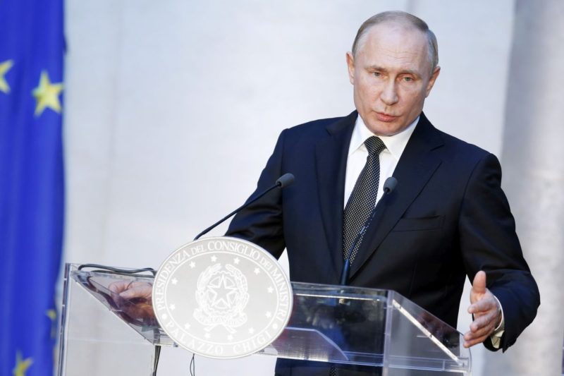Taglia su Putin, offerti un milione di dollari in cambio dell’arresto: l’iniziativa di un uomo d’affari russo