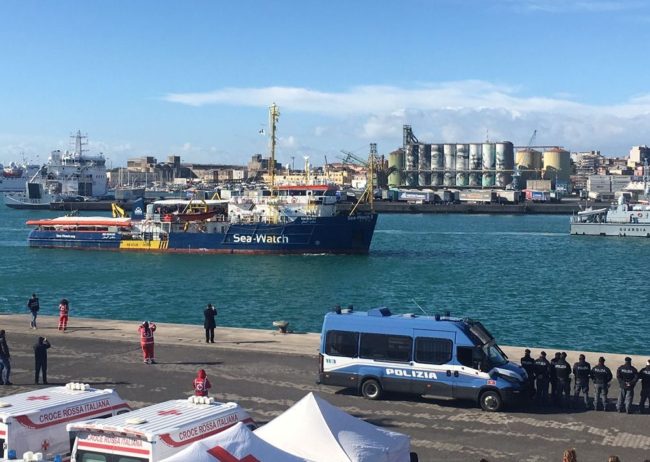 LA SEA WATCH VINCE L'APPELLO, “TORNIAMO IN MARE”