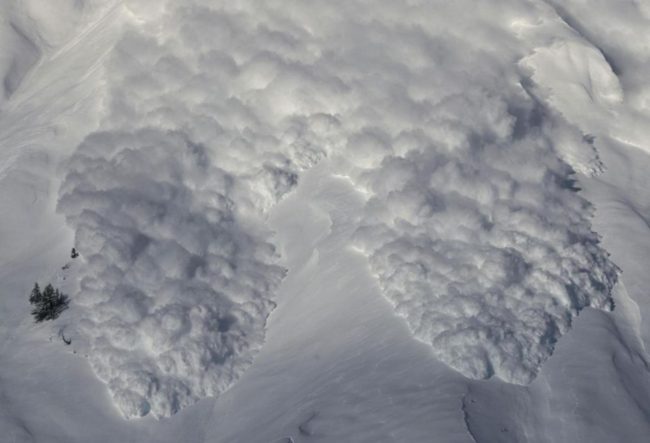 VALANGA IN VAL SENALES, MORTE UNA DONNA E UNA BIMBA DI 7 ANNI