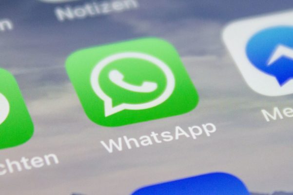 Arriva su Whatsapp il “bottone d’emergenza”, già famoso su Facebook