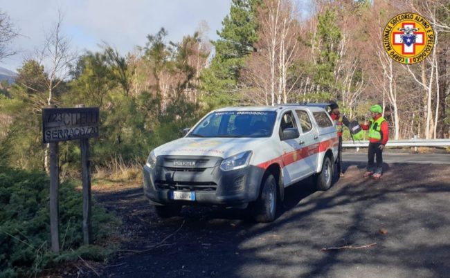 Ciclista si ferisce vicino al Rifugio Citelli: intervento del soccorso alpino
