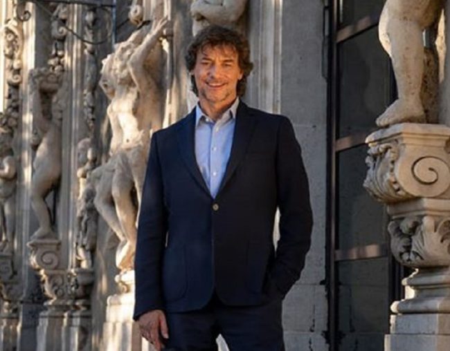Alberto Angela sceglie il Palazzo Biscari come “sfondo” per gli auguri di fine anno sui social