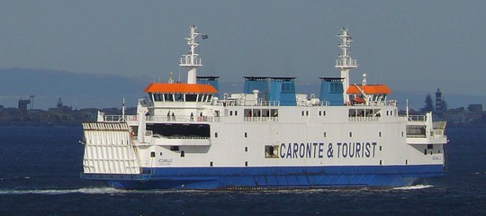 Sequestro navi Caronte&Tourist, le isole minori non sono collegate: l’appello degli otto sindaci