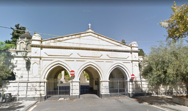 Furti al cimitero di Catania, ruba dalla cappella di una confraternita: ladro incastrato dal frammento di un’impronta