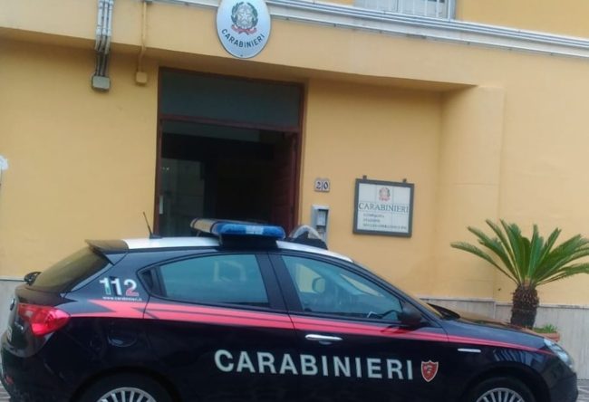 Minaccia giovane per il pagamento di marijuana: confermati arresti domiciliari per 26enne