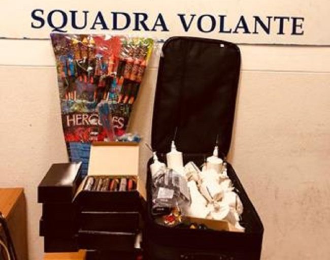 Catania, detenevano materiale esplodente: padre e figlio “venditori ambulanti” su Facebook. Arrestati