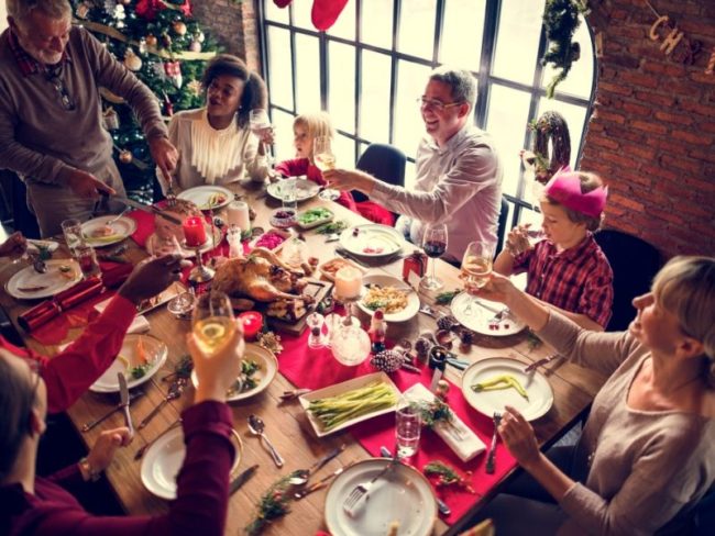 Menù Vigilia di Natale, le idee per una cena sfiziosa: antipasti, primi, secondi, dolci e scacciate