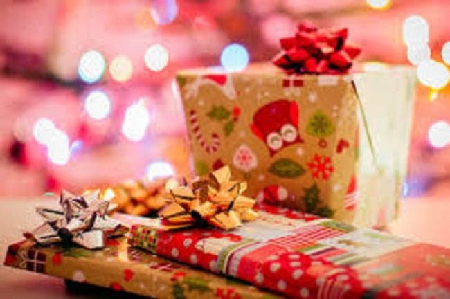Natale 2021, cosa hanno trovato le persone sotto l’albero? Delusioni o sogni realizzati?