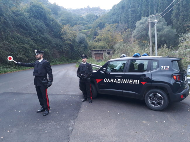 Danneggiamento e lesioni, aggredito militare dell’Arma: denunciato un uomo