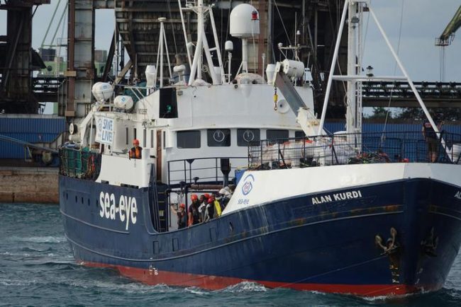 La Alan Kurdi sbarca a Pozzallo. A bordo numerosi bambini e una donna incinta