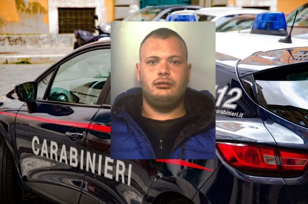 Fossa dei Leoni, spacciatore arrestato mentre “lavora”: i carabinieri trovano crack, marijuana e cocaina