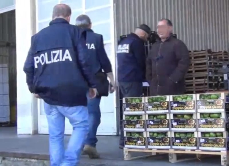 Operazione di controllo nelle zone rurali: 95 sanzioni e più di una tonnellata di frutta sequestrata