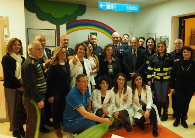 Incontro bambini del reparto di Pediatria con la Polizia di Stato: svago e felicità per i piccoli degenti