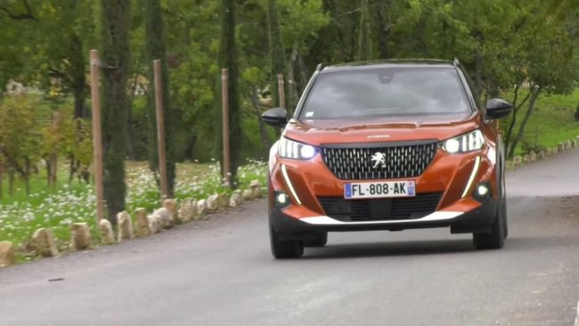 Nuova Peugeot 2008, anche elettrica