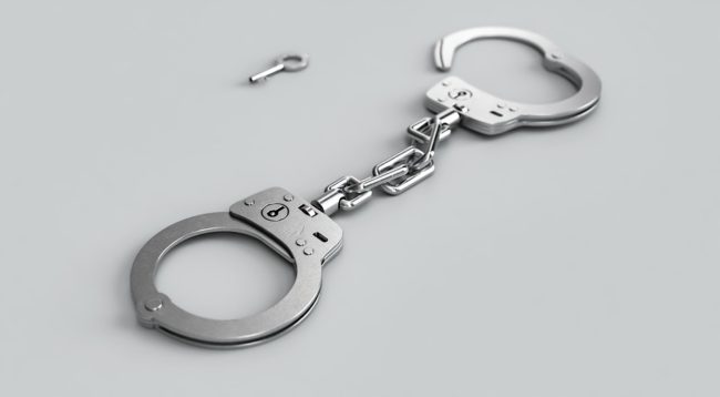 Viene sorpreso a rubare al mercatino di Natale: arrestato 23enne