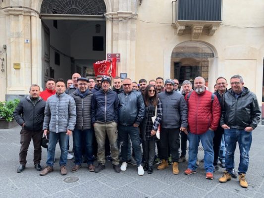 Catania, lavoratori dell’appalto servizi Amt protestano. “Aumentano i bus ma diminuiscono i lavoratori”
