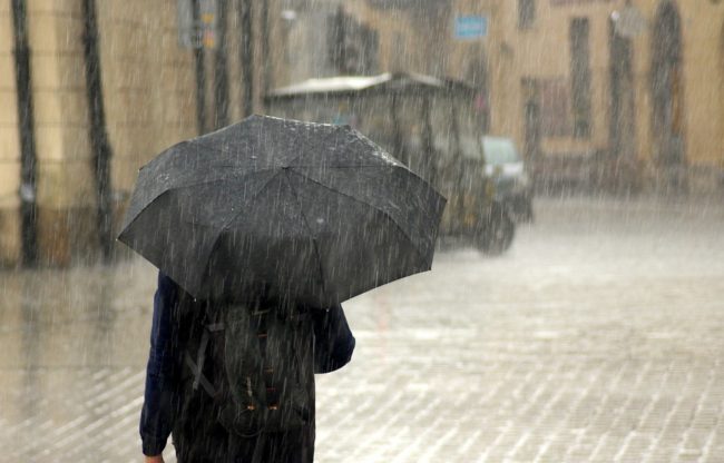 Allerta meteo sulla Sicilia: previsti temporali e nevicate sotto i 400 metri
