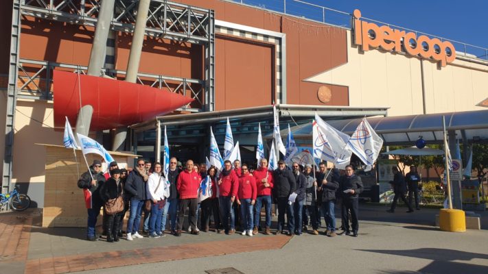 Ipermercati Coop, sciopero all’ingresso de “Le Zagare”. Sindacati “Senza risposte pronti a nuova protesta”
