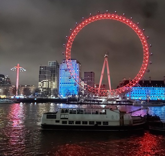 Alberi, luci e tanto altro nella “città del Natale”: un viaggio per scoprire Londra in festa – FOTO