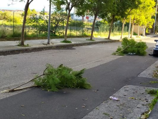 Il vento forte “spazza” Catania e provincia, tanti disagi e problemi: domani tregua e temperature in rialzo