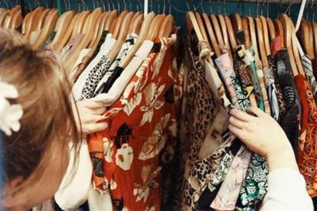 Shopping “gratis” in un negozio di Ragusa, denunciata una donna