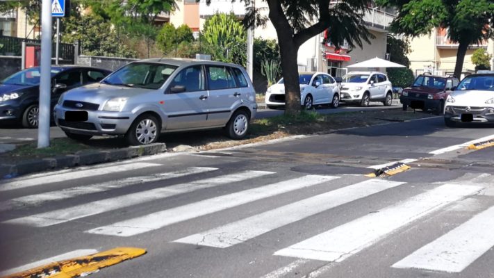 Catania, maggiore sicurezza in via Santa Sofia: manovre pericolose e parcheggi selvaggi
