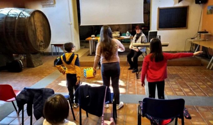 Al via il workshop formativo “Cantar Crescendo” dedicato alla vocalità infantile con la docente e vocal coach Camilla Di Lorenzo