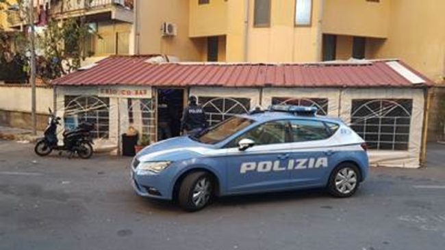 Librino: bar gestito da bimbi di 9 e 10 anni, capannone di auto rubate e “lavoratori” con Reddito di Cittadinanza