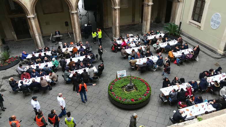 Sant’Agata, pranzo di solidarietà al Palazzo degli Elefanti per i cittadini in difficoltà