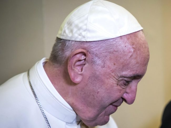 PAPA “LA GUERRA PORTA SOLO MORTE E DISTRUZIONE”