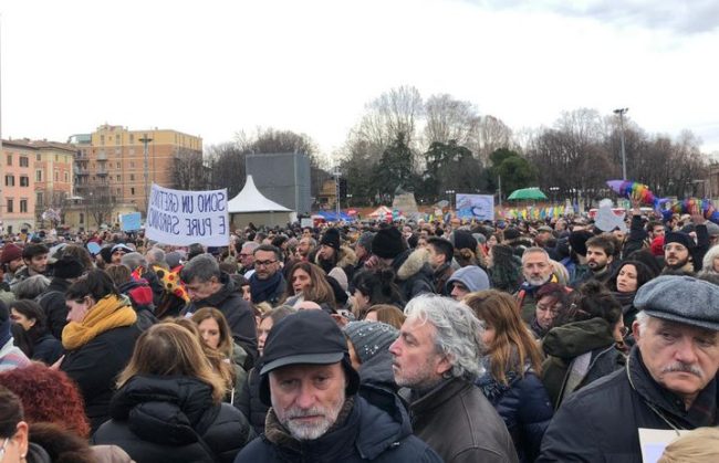SARDINE, SANTORI “SIAMO OLTRE 40 MILA A BOLOGNA”