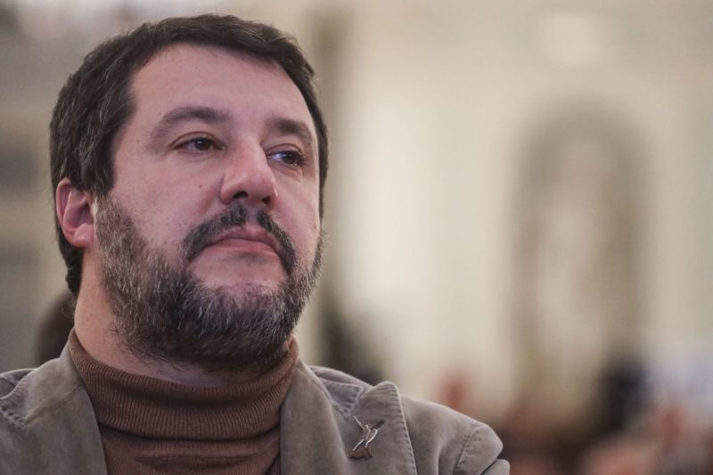 Salvini a Palermo, città divisa tra contestanti e sostenitori: protesta a Ballarò