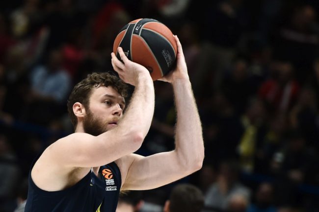 Philadelphia ricorda Bryant, vincono i Pelicans di Melli