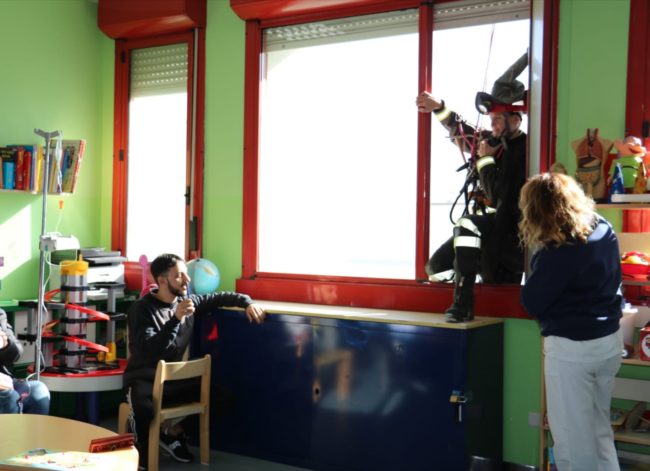 La Befana arriva al Cannizzaro. Sorpresa per i piccoli ricoverati
