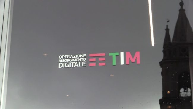 Tappa ad Acireale per la “scuola” digitale di TIM