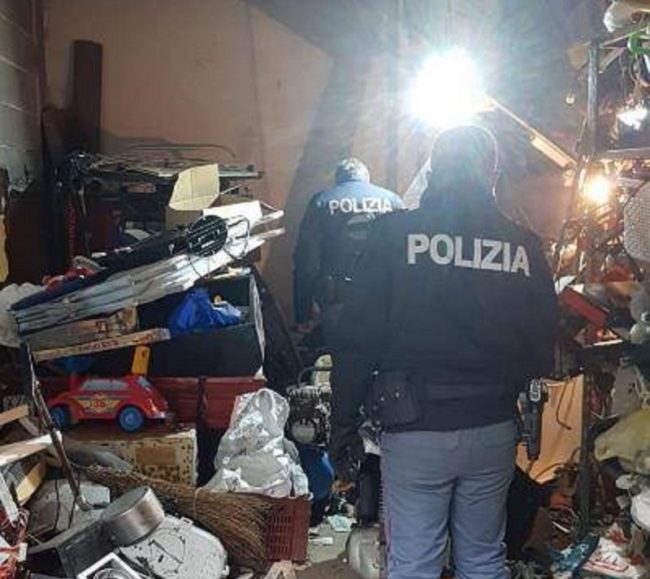 Controlli nel rione Librino, nel mirino due uomini che gestivano attività illegale: nei guai un netturbino