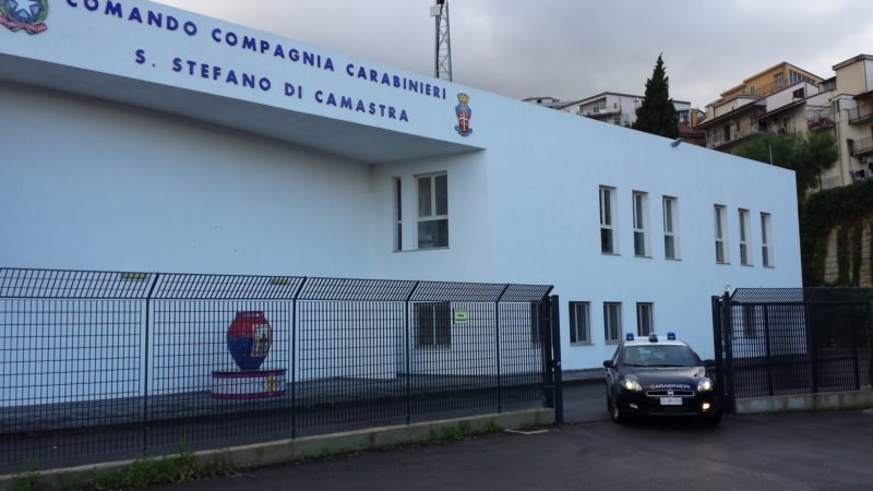 Auto con le chiavi inserite, 29enne la sottrae e fugge via: beccato poco dopo. Arrestato