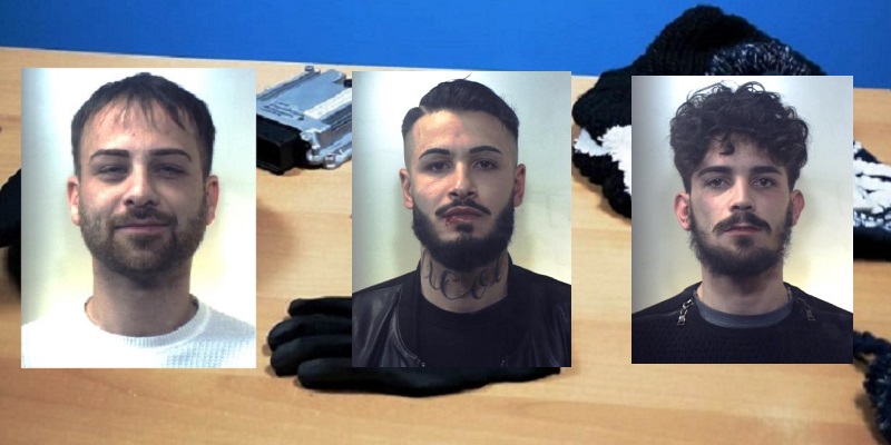 Fuggono a bordo di un’auto rubata e si schiantano contro un muro: tre catanesi in manette – NOMI e FOTO