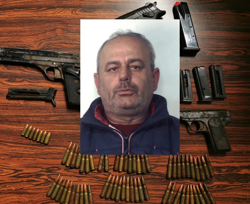 Armi in una mansarda del quartiere Pigno di Librino: arrestato un meccanico